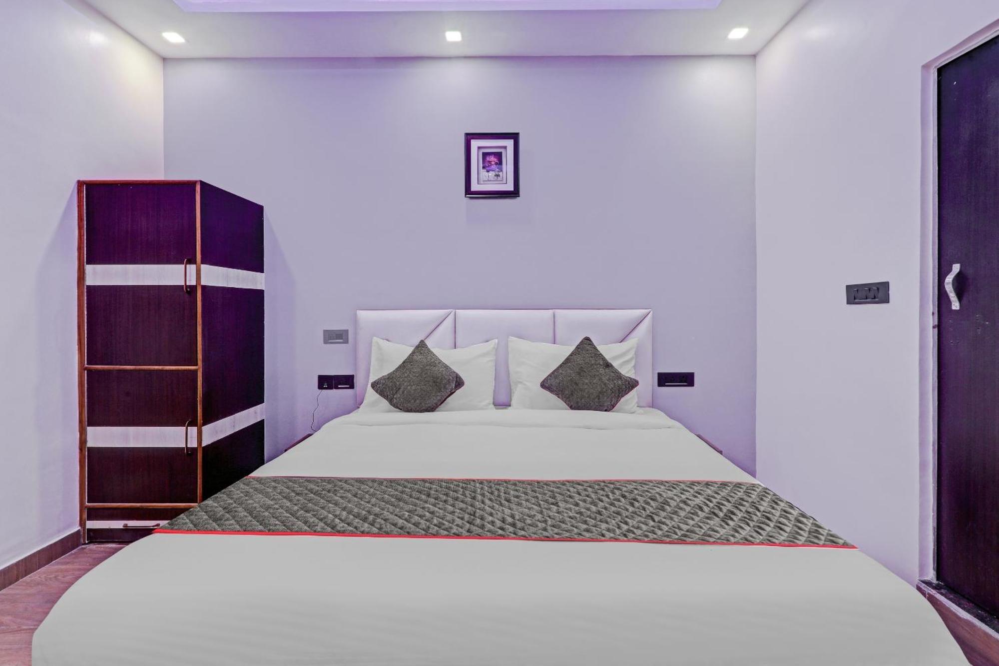 מלון לקנאו Super Townhouse Riddhi Residency מראה חיצוני תמונה
