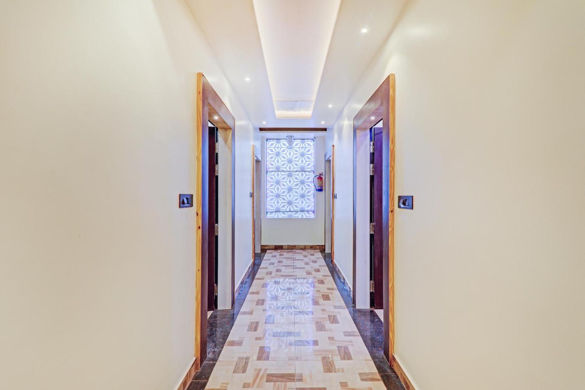 מלון לקנאו Super Townhouse Riddhi Residency מראה חיצוני תמונה