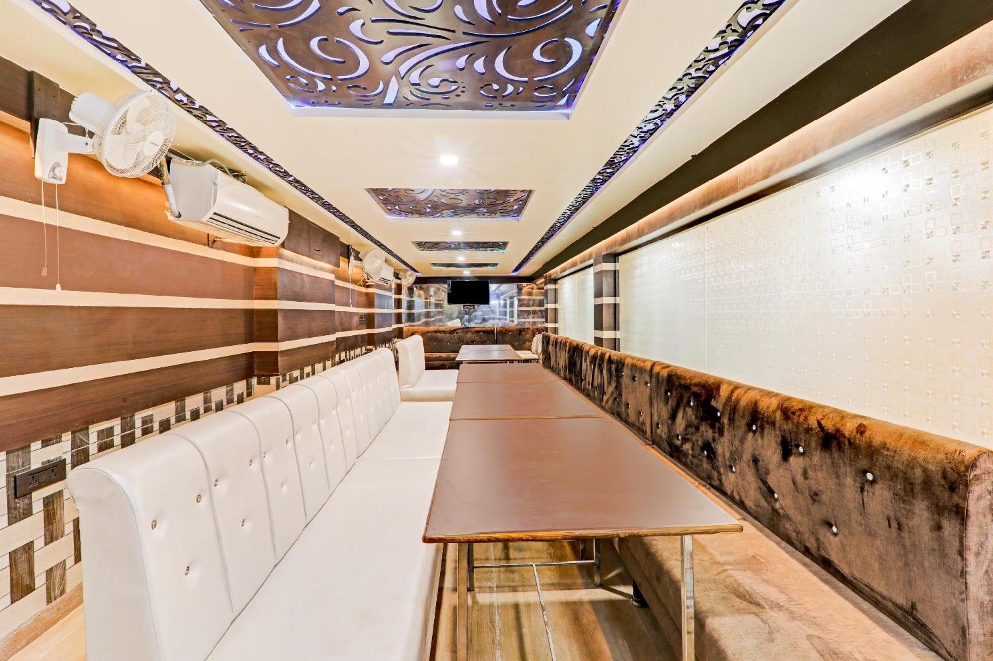 מלון לקנאו Super Townhouse Riddhi Residency מראה חיצוני תמונה